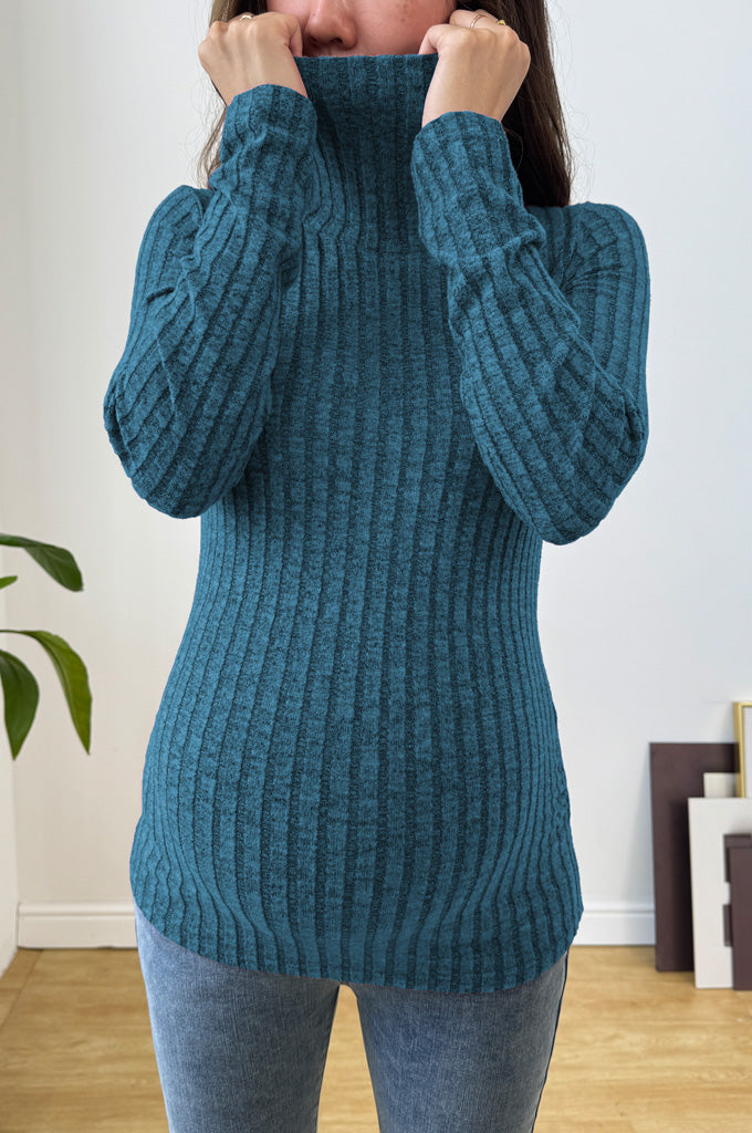Bearsland Long-sleeved, high-necked ribbed maternity top
