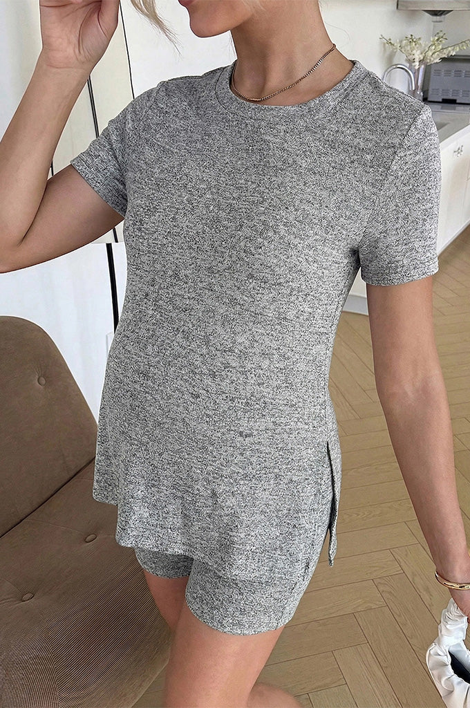 Bearsland Women's Short-Sleeve Maternity Set with Shorts  Top with Slit Hem